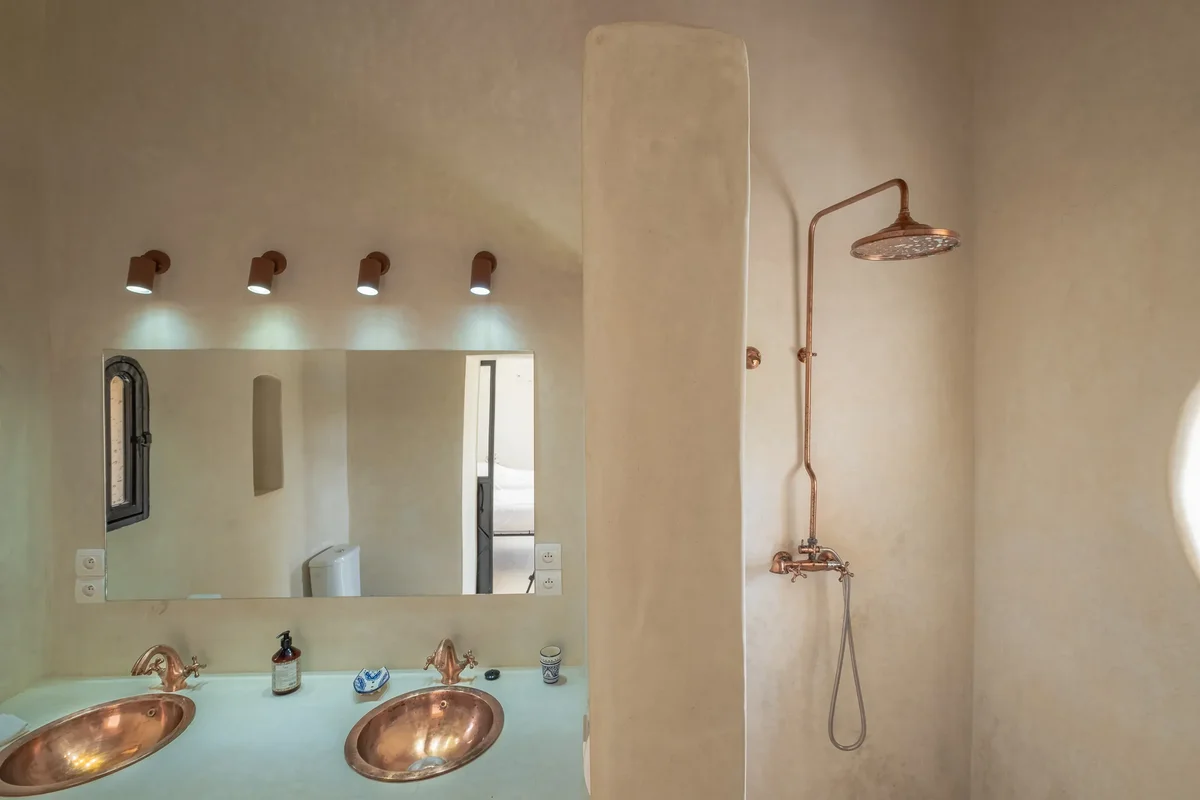 Piscine chauffée dans une villa ouverte à Essaouira