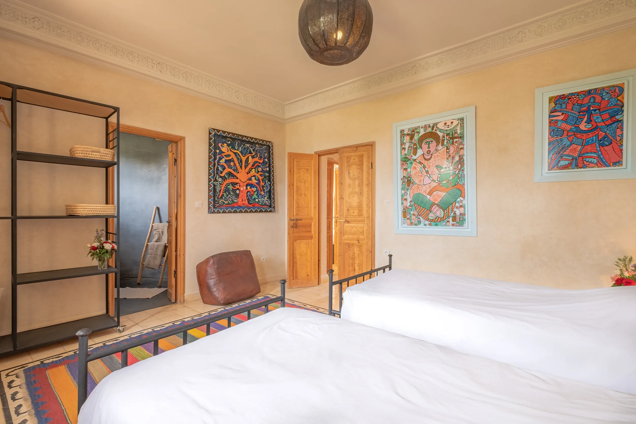 Espace commun confortable pour groupe dans la villa Aruba
